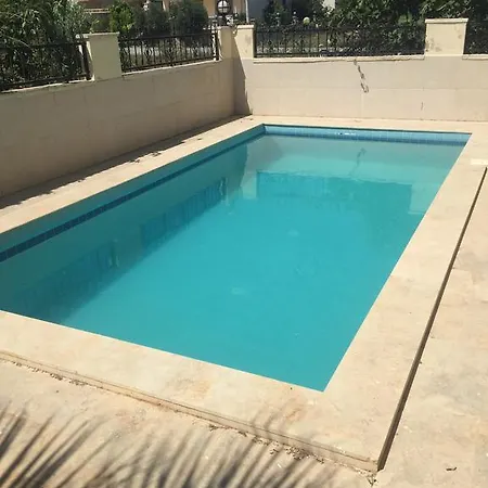 Villa With Private Pool In Altinkum District