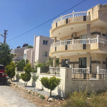 Villa With Private Pool In Altinkum District *