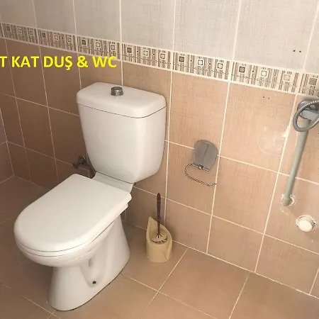 With Private Pool In Altinkum District וילה